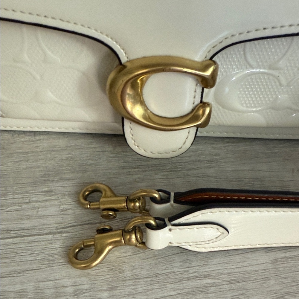 Coach White Patent Leather Tabby Shoulder Clutch only long strap - Picture 5 of 16